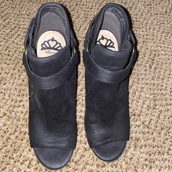 Sold - Picture 3 of 4